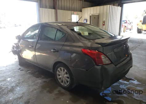 2016 Nissan Versa S z USA, uszkodzony, nr VIN 3N1CN7AP7GL886644